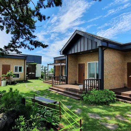 Wind Jeju Cafe & Pension Seogwipo Zewnętrze zdjęcie