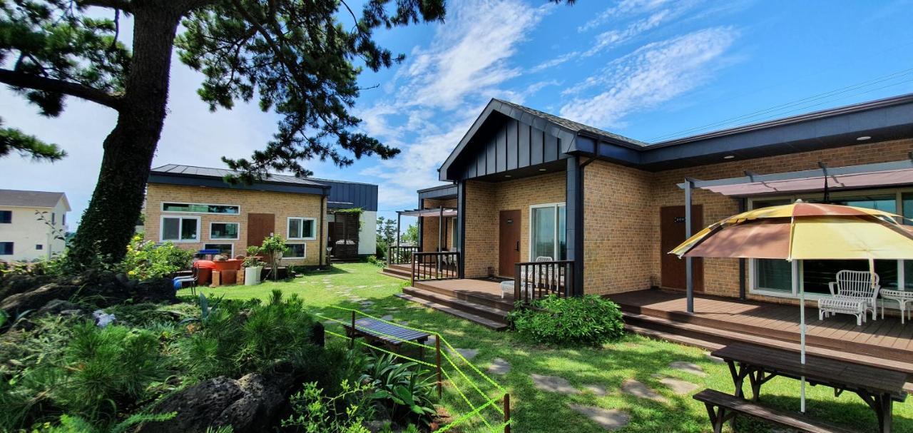 Wind Jeju Cafe & Pension Seogwipo Zewnętrze zdjęcie