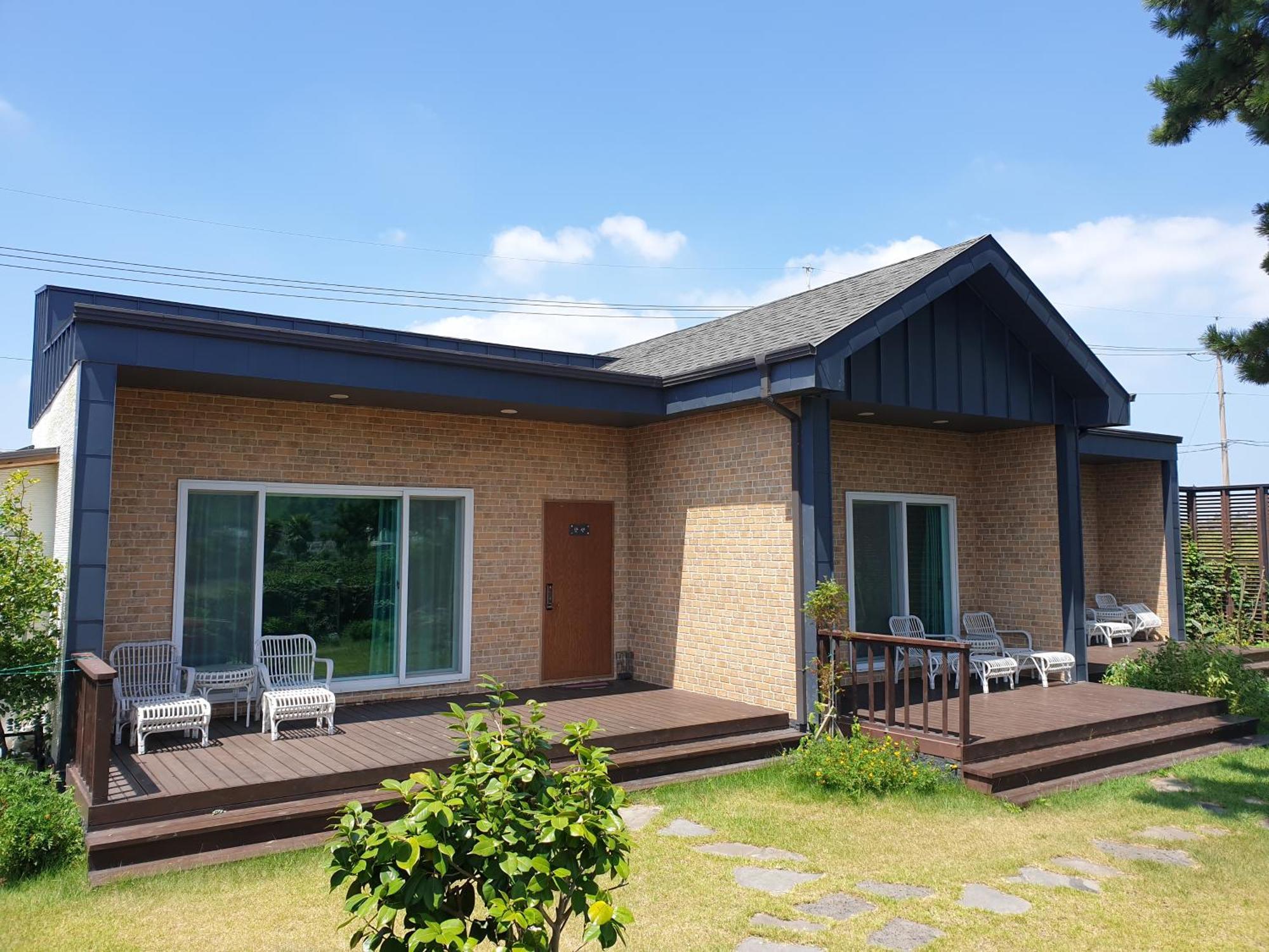 Wind Jeju Cafe & Pension Seogwipo Zewnętrze zdjęcie