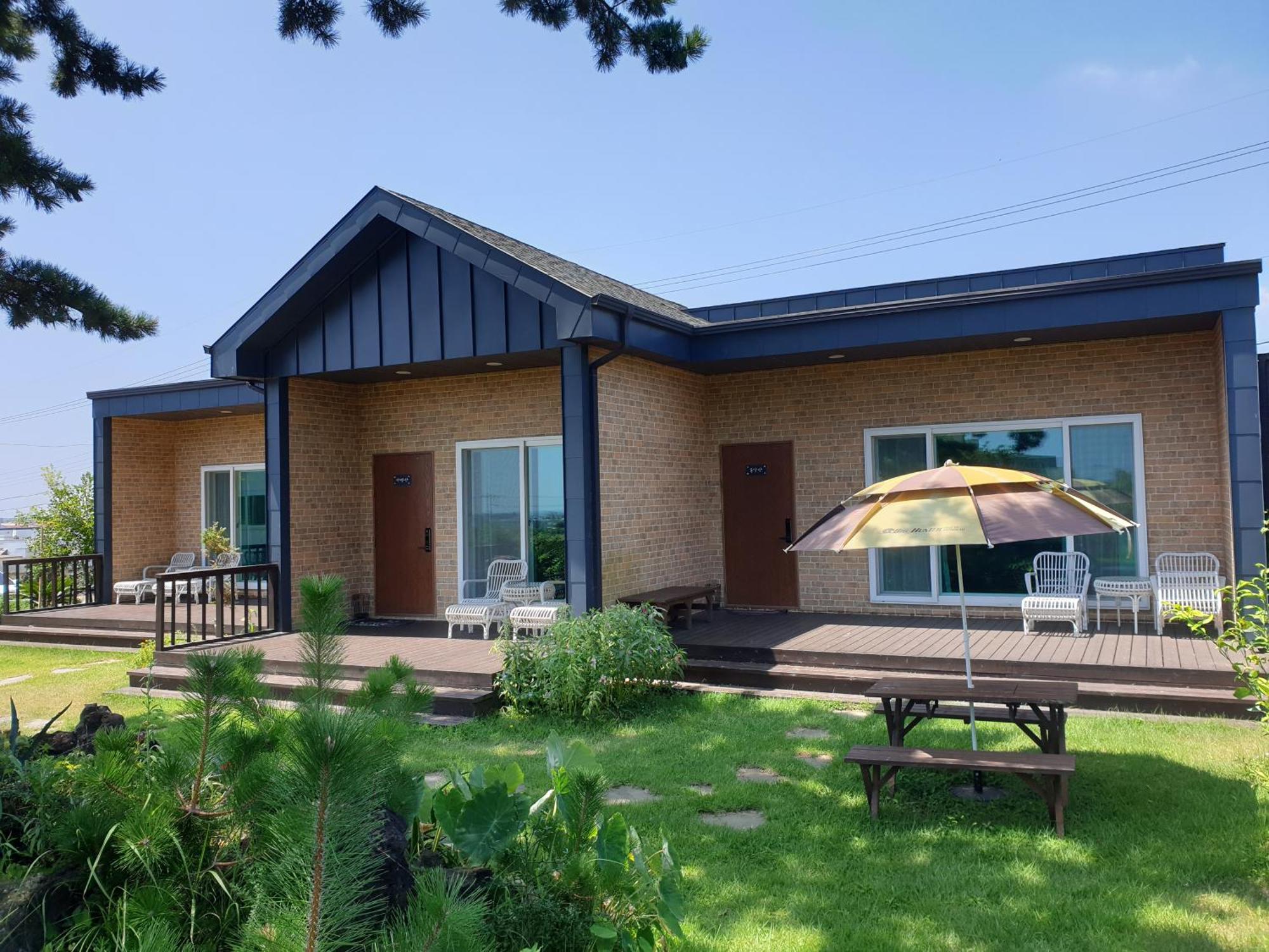 Wind Jeju Cafe & Pension Seogwipo Zewnętrze zdjęcie