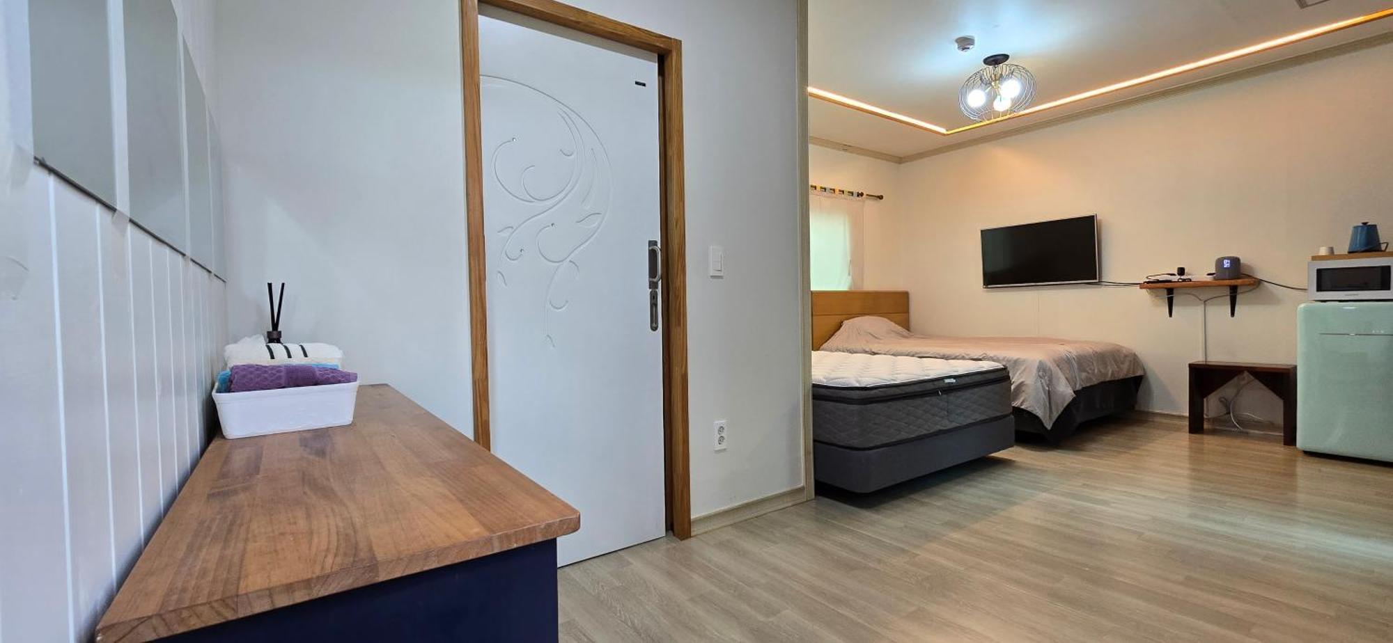 Wind Jeju Cafe & Pension Seogwipo Zewnętrze zdjęcie