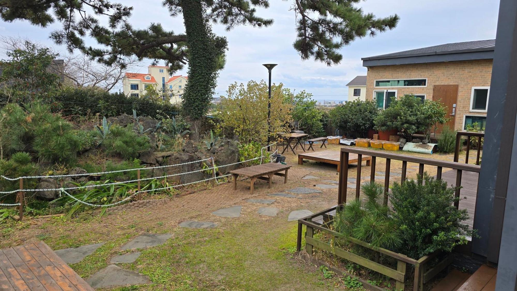 Wind Jeju Cafe & Pension Seogwipo Zewnętrze zdjęcie
