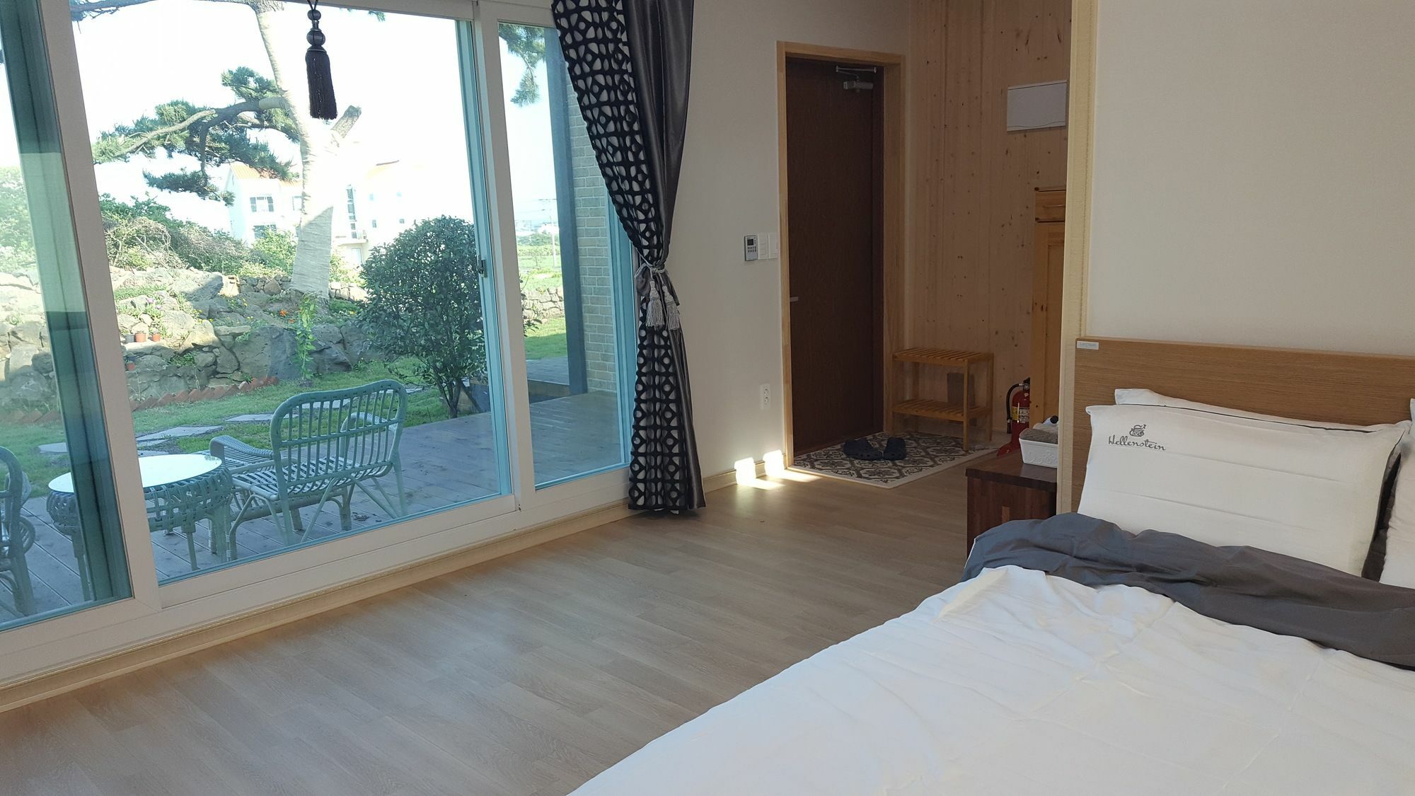 Wind Jeju Cafe & Pension Seogwipo Zewnętrze zdjęcie