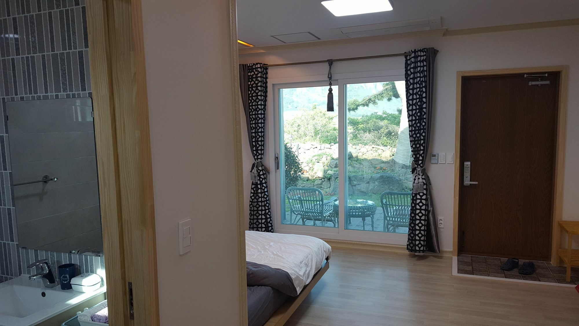 Wind Jeju Cafe & Pension Seogwipo Zewnętrze zdjęcie