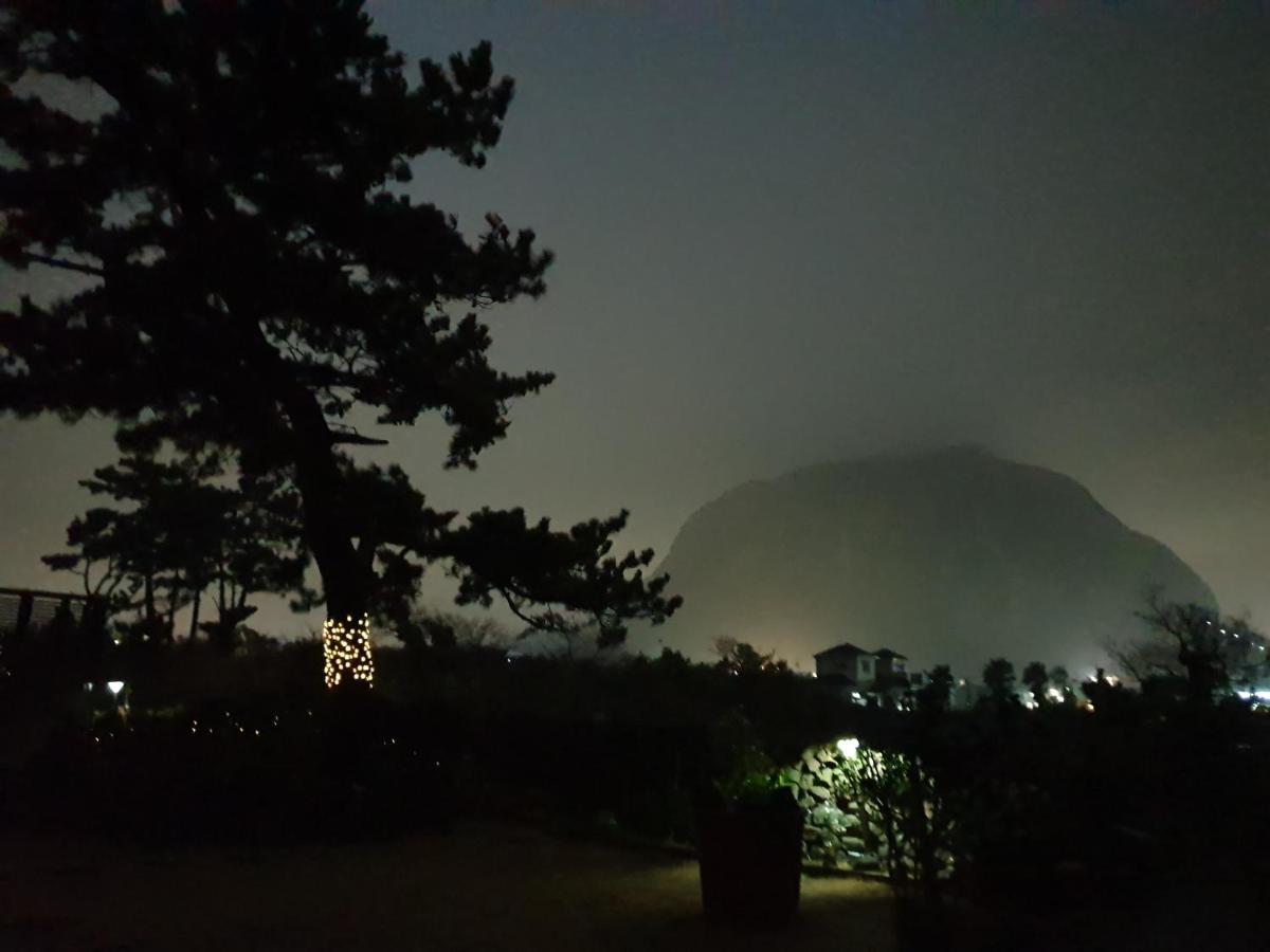 Wind Jeju Cafe & Pension Seogwipo Zewnętrze zdjęcie