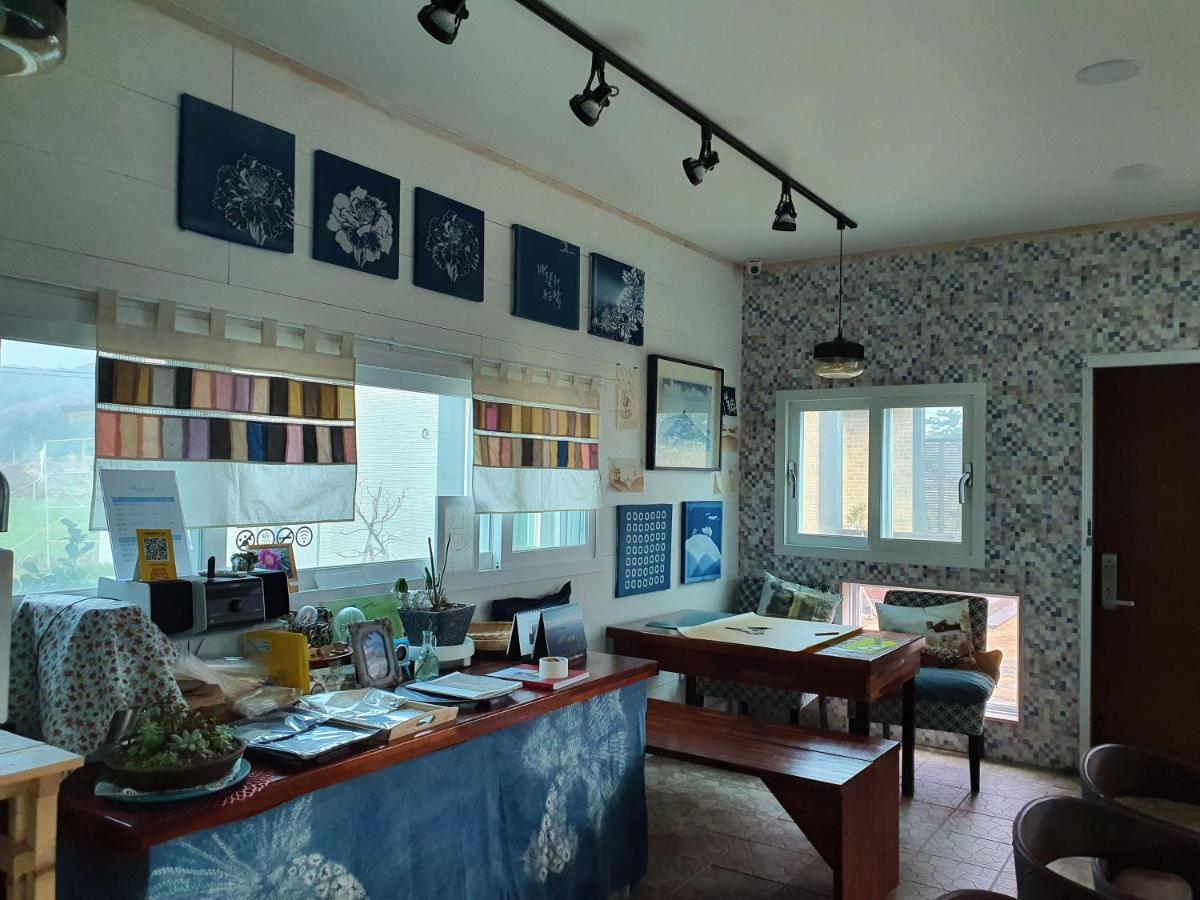 Wind Jeju Cafe & Pension Seogwipo Zewnętrze zdjęcie