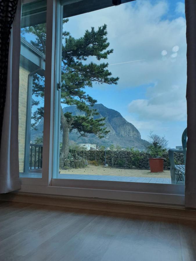 Wind Jeju Cafe & Pension Seogwipo Zewnętrze zdjęcie